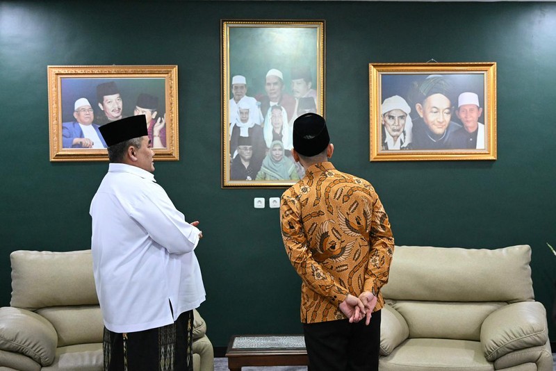 Wakil Presiden (Wapres) Gibran Rakabuming mengunjungi Pesantren Al Hamid di Cilangkap, Cipayung, Jakarta Timur, Selasa (03/03/2026), dalam rangkaian Safari Ramadan. (Foto Setwapres RI)