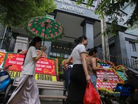 Pengadilan Tipikor Mendadak Banjir Karangan Bunga, Ada Apa?