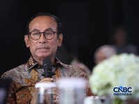 Anggota Dewan Energi Nasional Periode 2026 - 2030, Satya W. Yudha menyampaikan pemaparan dalam Energy Forum B50 Edition di Jakarta, Kamis (5/3/2026). (CNBC Indonesia/Faisal Rahman)