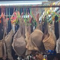 Bra & Celana Dalam Bekas Impor Diburu di Pasar Senen, Segini Harganya