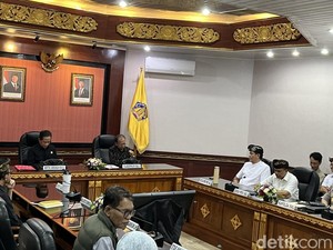 Menteri LH Beri Waktu 1 Bulan Pemda di Bali Sosialisasi Pilah Sampah