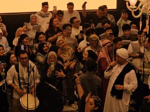 Opick Terharu Lagu Tombo Ati Hidup di Kalangan Anak Muda