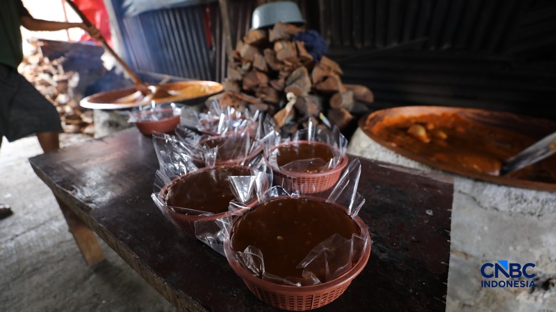 Produksi Pondok Dodol Sari Rasa Ibu Yuyun di Jalan Damai Baru, Pejaten Timur, Pasar Minggu, Jakarta, Rabu (4/3/2026). (CNBC Indonesia/Tri Susilo)