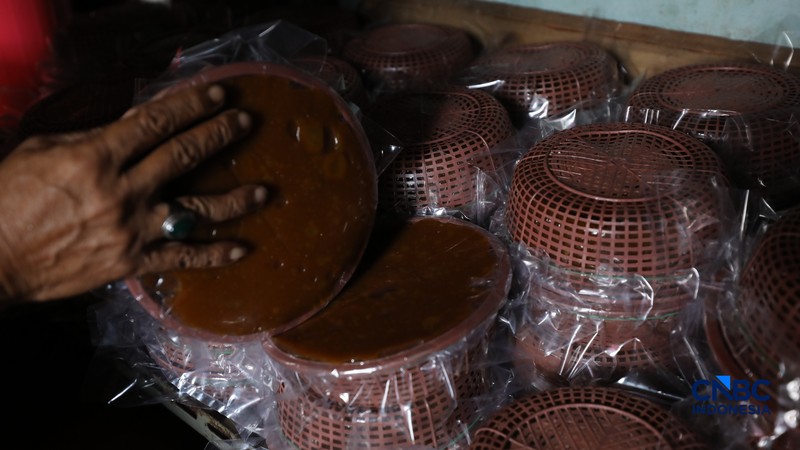 Produksi Pondok Dodol Sari Rasa Ibu Yuyun di Jalan Damai Baru, Pejaten Timur, Pasar Minggu, Jakarta, Rabu (4/3/2026). (CNBC Indonesia/Tri Susilo)