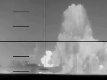 Potret Detik-Detik Kapal Perang Iran Tenggelam Ditembak AS Dekat RI