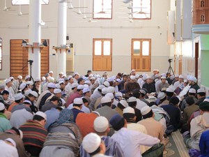 Ngabuburit di Husaisah Yaman Sambil Ngaji Shahih Bukhari
