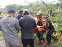 Penampakan Banjir Lahar Dingin di Magelang Gulung Truk-2 Orang Tewas