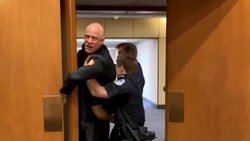 Video Veteran AS Berteriak Tak Ada yang Mau Berperang untuk Israel