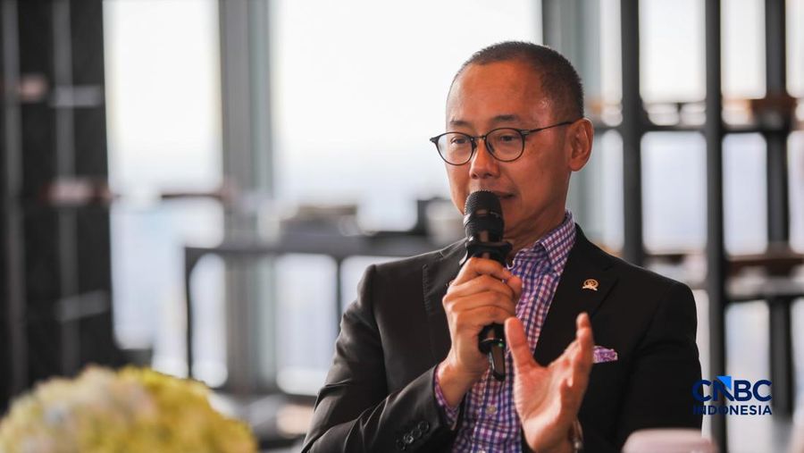 Wakil Ketua MPR RI, Eddy Soeparno menyampaikan pemaparan dalam Energy Forum B50 Edition di Jakarta, Kamis (5/3/2026). (CNBC Indonesia/Faisal Rahman)