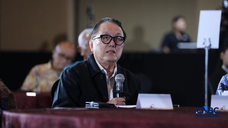 Chairman Indonesia Mining Institute, Irwandy Arif saat menyampaikan pemaparan dalam dalam Mining Forum 2026 di Menara Bank Mega, Jakarta, Kamis (6/3/2026). (CNBC Indonesia/Tri Susilo)