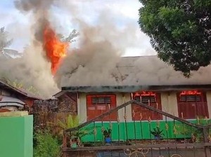 Kebakaran Hanguskan Gedung SMP 1 Batudaa Gorontalo