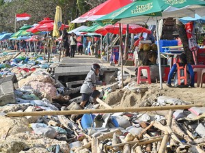 Video: Komisi V DPR RI Kritik Pantai Kuta Banyak Sampah, Gimana Realitanya?