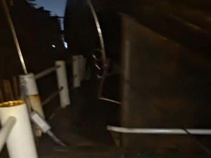 Tongkang Hanyut Hantam Jembatan di Sayung Demak
