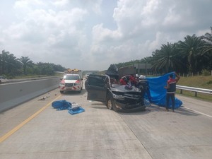 Mobil Tabrak Truk di Tol Indrapura-Kisaran Sumut, 4 Orang Tewas