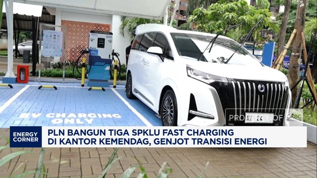 Video: PLN Bangun 3 SPKLU Fast Charging di Kemendag
