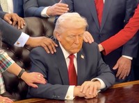 Trump Minta Iran Menyerah Total, Janji Selamatkan dari Kehancuran