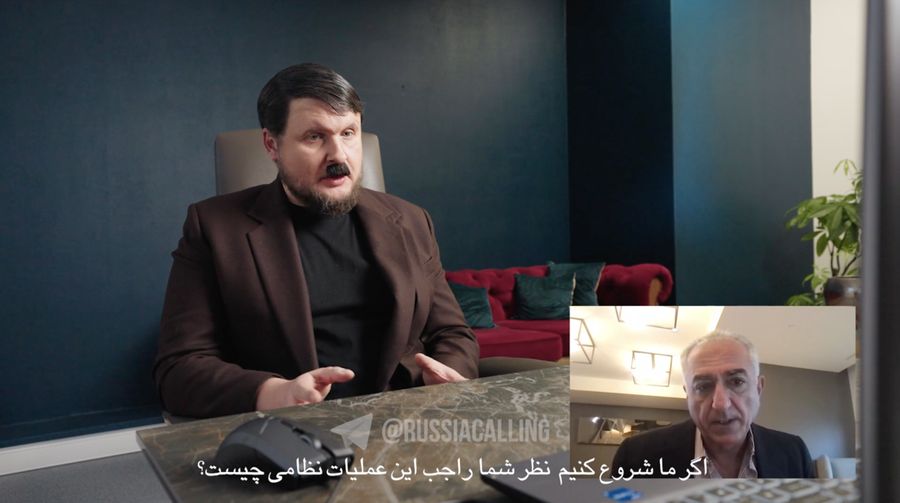 Putra Shah terakhir Iran yang diasingkan, Reza Pahlavi, menjadi korban prank dalam panggilan video yang dilakukan oleh duo komedian Rusia Vladimir Kuznetsov dan Aleksei Stoliarov. (Tangkapan Layar Video Rumble/Vovan & Lexus)