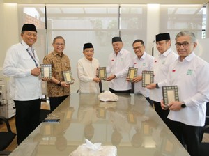 Dewan Masjid Indonesia Terima Wakaf Al-Quran untuk Perkuat Literasi Keimanan