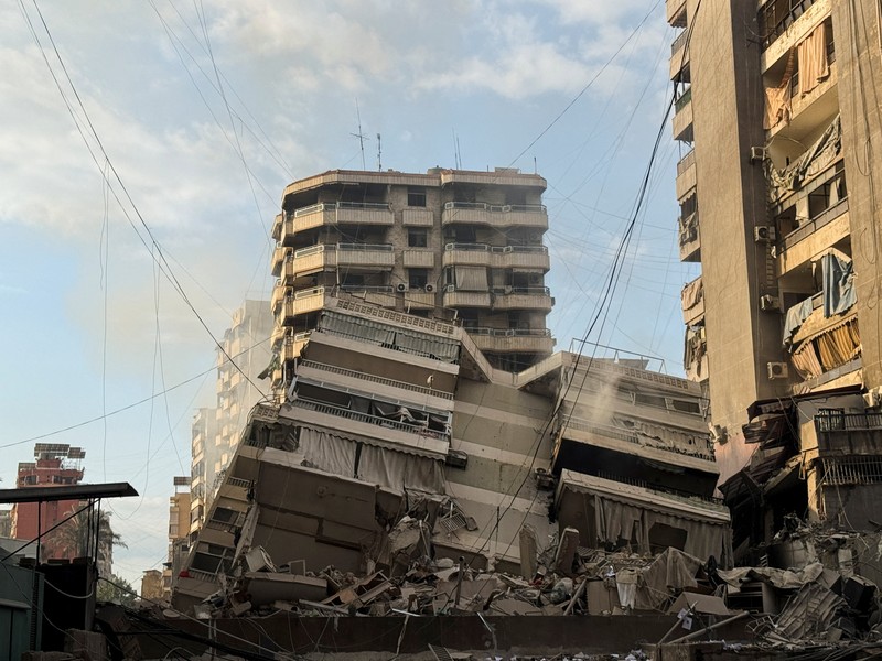 Kerusakan akibat serangan Israel di pinggiran selatan Beirut, Lebanon, Sabtu (7/3/2026). (REUTERS/Stringer))