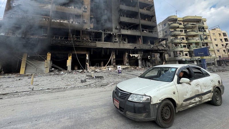 Kerusakan akibat serangan Israel di pinggiran selatan Beirut, Lebanon, Sabtu (7/3/2026). (REUTERS/Stringer))