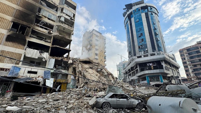 Kerusakan akibat serangan Israel di pinggiran selatan Beirut, Lebanon, Sabtu (7/3/2026). (REUTERS/Stringer))
