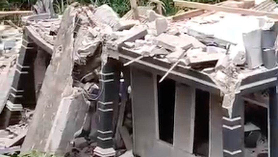 Lebih dari 100 Rumah Rusak Akibat Gerakan Tanah di Bantargadung Sukabumi, Ratusan Jiwa Mengungsi. (Dok. BNPB)