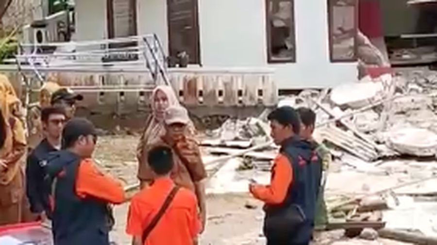 Lebih dari 100 Rumah Rusak Akibat Gerakan Tanah di Bantargadung Sukabumi, Ratusan Jiwa Mengungsi. (Dok. BNPB)