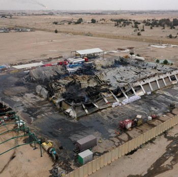 Potret Udara Gudang Perminyakan AS di Irak Hangus Dihantam Drone