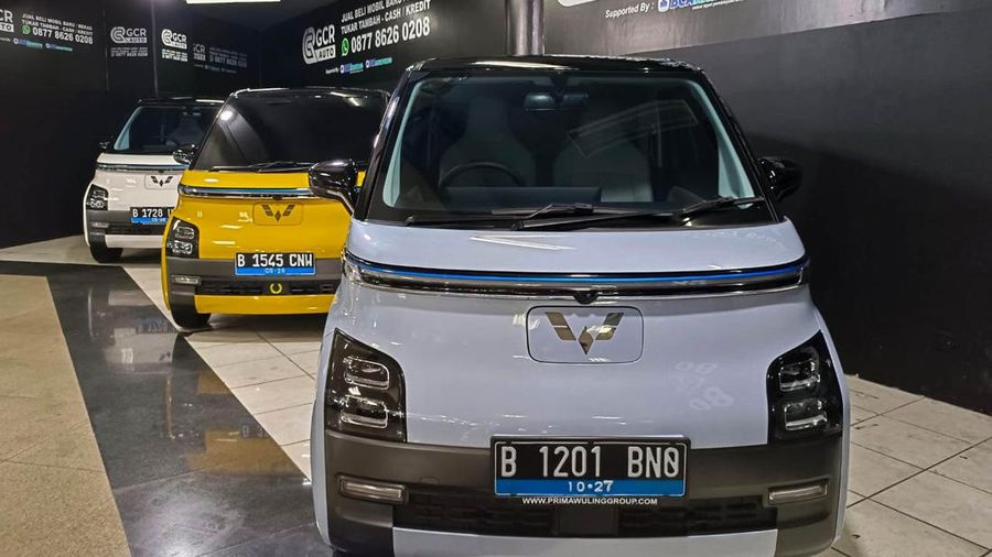 Mobil listrik bekas yang dijual di Mangga Dua Square pada Senin (22/7/2024). (CNBC Indonesia/Martyasari Rizky)