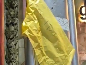 Video: Suasana Rumah Duka Vidi Aldiano