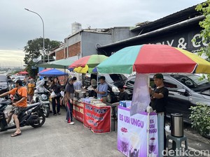 Seru Banget! Berburu Takjil di Kawasan Andara yang Lagi Viral