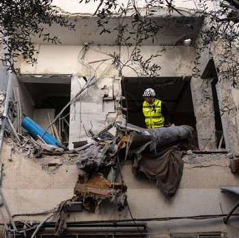 Iron Dome Bobol Lagi, Rudal Iran Hantam Israel-Kondisi Kacau Balau