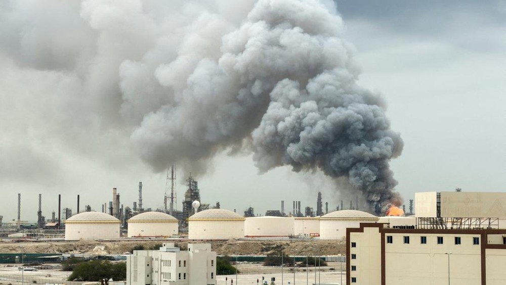 Siapa Untung Besar Sebelum Harga Minyak Anjlok