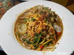 Nyobain Bakmi Godog Brisket dan Bakmi Nyemek Bebek yang Hits di Cipete