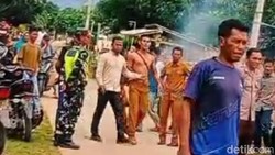 Kesal Didemo, Kades di Bima Lepas Baju dan Ajak Mahasiswa Duel