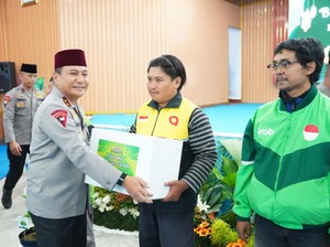 Perkuat Kamtibmas di Bulan Suci, Kapolda Riau Buka Bareng Ojol dan Mahasiswa