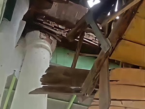 Atap Cagar Budaya Gedong Duwur Indramayu Ambruk gegara Lapuk