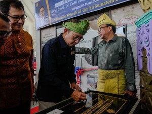 Menbud Serahkan Bantuan Pemulihan Pascabanjir di Sejumlah Wilayah Aceh