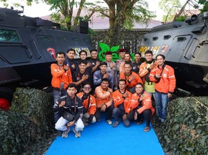 Salam Satu Aspal! Potret Kapolda Riau-Ojol-Mahasiswa Pose Dekat Baracuda