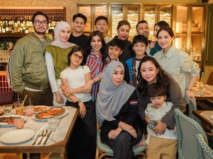 Gaya Nagita Slavina Pakai Kemeja saat Datang Bukber, Harganya di Luar Nurul