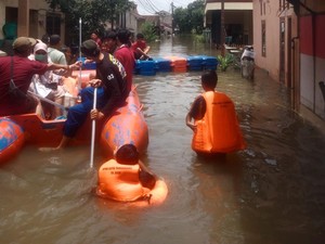 Banjir 5 Meter Rendam Perumahan di Periuk Tangerang, 6.842 Warga Mengungsi