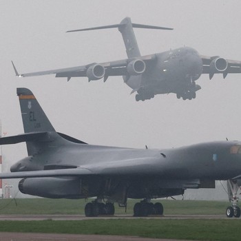 Awas Perang Arab Makin Gila, Bomber AS 'Keroyok' Iran dari Inggris