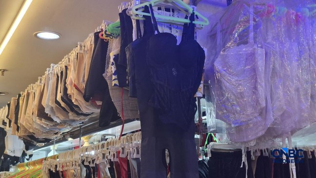 Lingerie Bekas Korsel-Jepang Marak di Pasar Senen, Ada Aja yang Beli