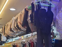 Lingerie Bekas Korsel-Jepang Marak di Pasar Senen, Ada Aja yang Beli 