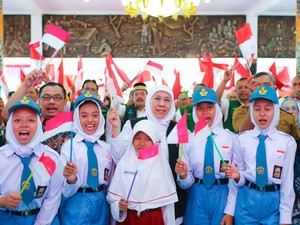 Khofifah Dukung Kebijakan Pemerintah Lindungi Anak di Ruang Digital