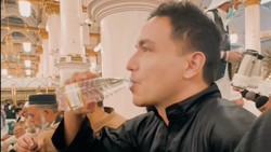 POV Hamish Daud Buka Puasa di Raudah