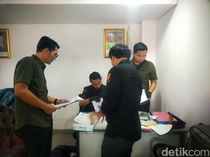 Jabar Hari Ini: Kantor KONI Majalengka Digeledah Kejaksaan