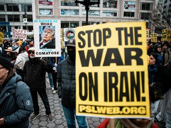 Penduduk Bumi Bersatu, Demo Anti Perang Menggema dari Jakarta-New York