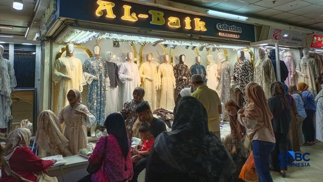 Indeks Keyakinan Konsumen Jatuh, Warga RI Gak Pede Belanja di Ramadan?