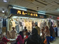 Indeks Keyakinan Konsumen Jatuh, Warga RI Gak Pede Belanja di Ramadan?